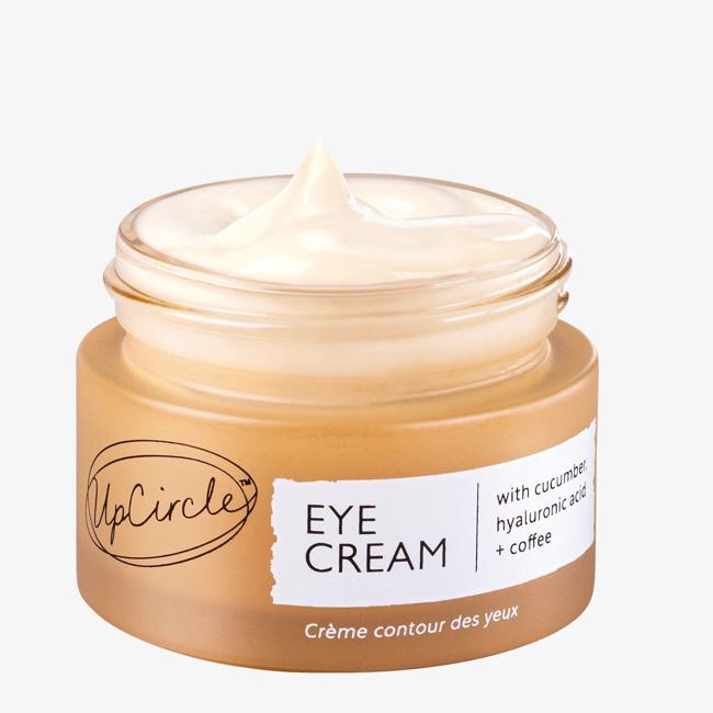 Crema para ojos de pepino, ácido hialurónico y café de UpCircle.